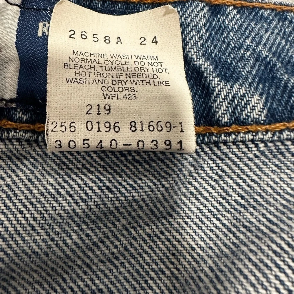 Vintage ‘96 Levi's 540 Men’s Sz: 42 Relaxed Fit Jorts Denim Blue Shorts.